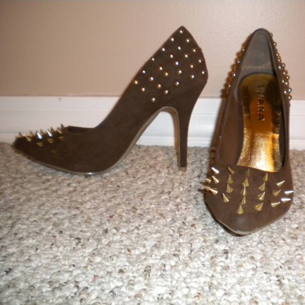 Spiked high heel pumps, brown, size 7 1/2